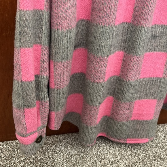 Shacket - Picture 7 of 10